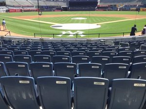 4 NEW YORK YANKEES TICKETS - Legends Club