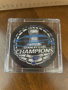 Autographed Ryan O’Reilly Stanley Cup Puck