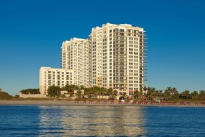 Marriott Singer Island plus dinner at Stage