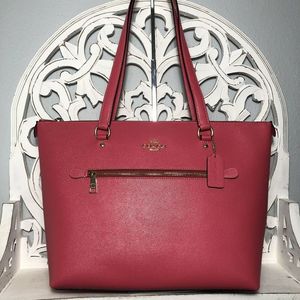 COACH Leather Gallery Tote in Cherry