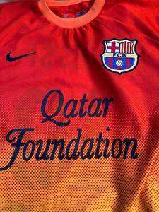 Messi Barcelona Retro Football Shirt (Medium)