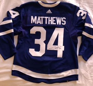 AUSTON MATTHEWS SIGNED JERSEY