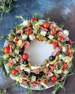 Holiday Charcuterie and Cheese Wreath