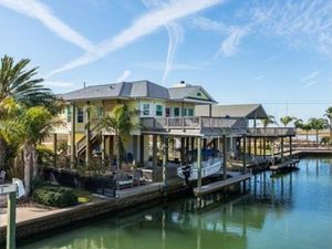 Week Stay at Waterfront Home in Jamaica Beach, TX